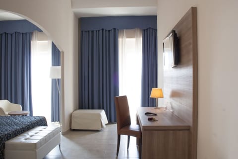 Minibar, in-room safe, desk, cribs/infant beds