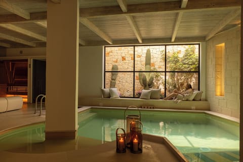 Couples treatment rooms, sauna, hot tub, steam room, Turkish bath