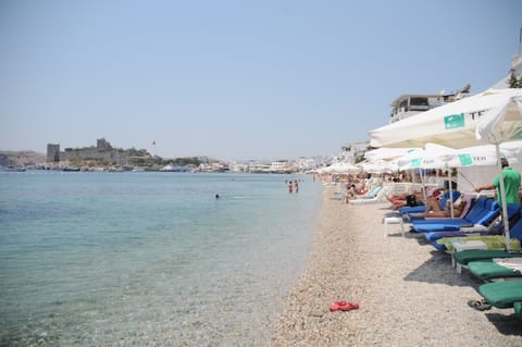 Beach nearby, free beach cabanas, sun loungers, beach umbrellas