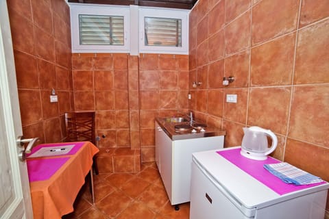 Cottage, 1 Bedroom (for 2 people) | Private kitchenette | Coffee/tea maker, electric kettle, cleaning supplies, paper towels