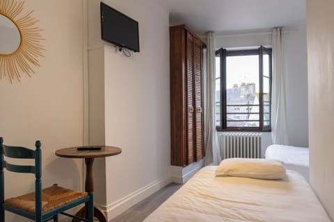 Triple Room | Premium bedding, in-room safe, desk, rollaway beds