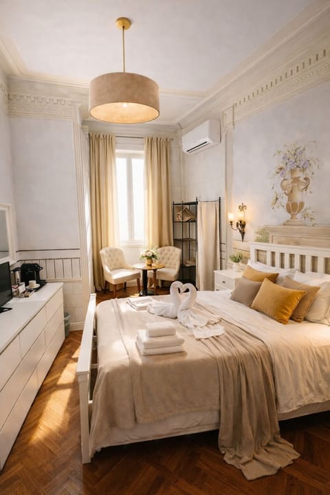 Design Double Room (DANTE) | Egyptian cotton sheets, pillowtop beds, in-room safe