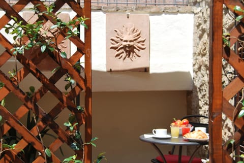 Single Room, Accessible | Premium bedding, minibar, individually furnished, desk