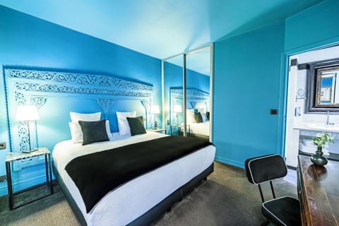 Suite | Premium bedding, memory foam beds, in-room safe, desk