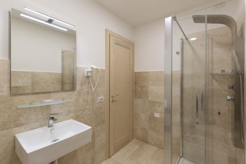 Standard Double or Twin Room, 1 Bedroom | Bathroom | Shower, free toiletries, bidet, towels