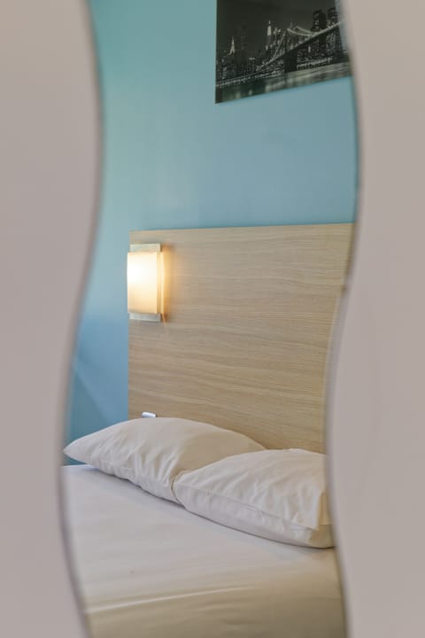 Double Room | Desk, iron/ironing board, free WiFi