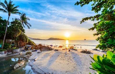 Beach nearby, beach towels