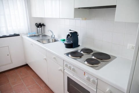 Apartment, Balcony, Garden View | Private kitchen