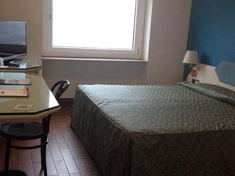 Minibar, in-room safe, desk, cribs/infant beds