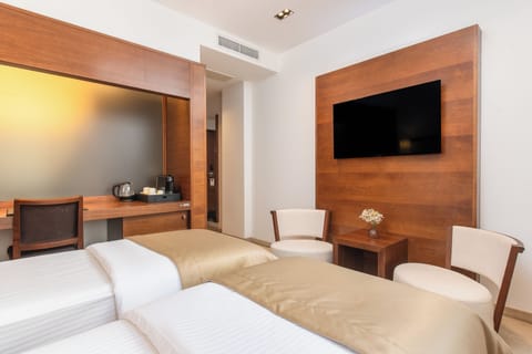 Classic Double or Twin Room | Premium bedding, minibar, in-room safe, desk