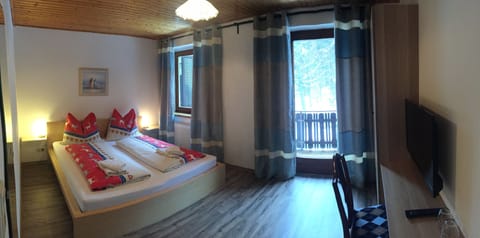 Standard Double Room, Balcony, Mountain View | Soundproofing, free WiFi, bed sheets