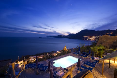 Seasonal outdoor pool, pool umbrellas, sun loungers