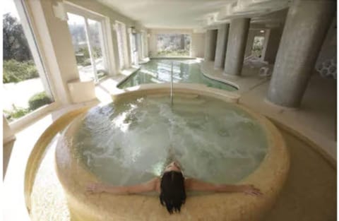 Indoor spa tub