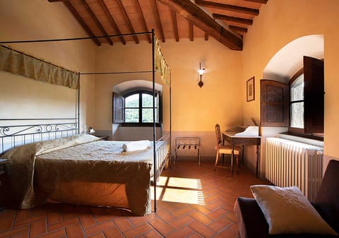 Egyptian cotton sheets, individually decorated, individually furnished