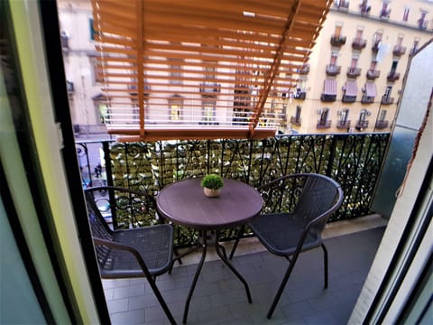 Double Room, Shared Bathroom | In-room safe, desk, free WiFi, bed sheets