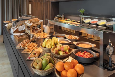 Daily buffet breakfast for a fee