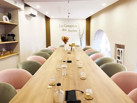 Meeting facility