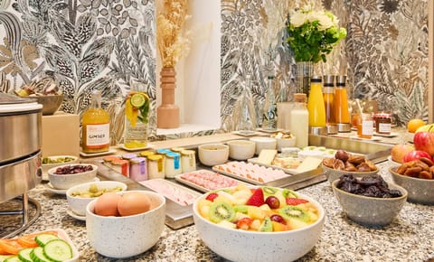 Daily buffet breakfast for a fee