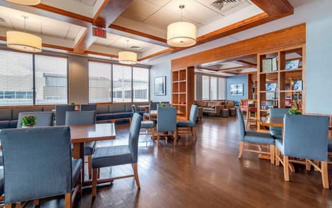 Daily full breakfast (USD 15.00 per person)