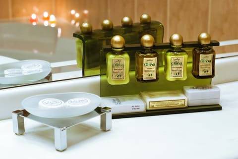 Suite, Sea View | Bathroom amenities | Bathtub, deep soaking tub, free toiletries, hair dryer