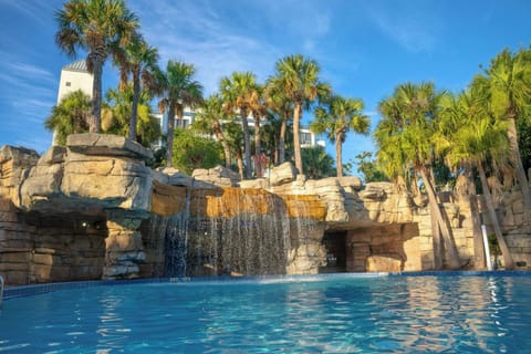 2 outdoor pools, sun loungers