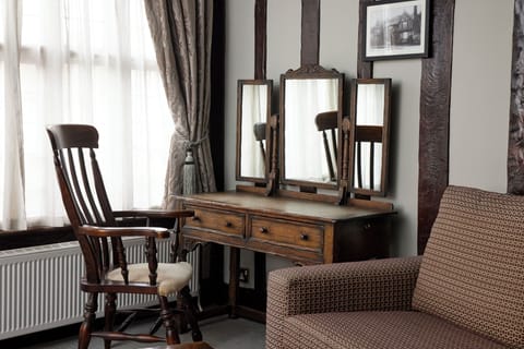 Superior Room | Desk, iron/ironing board, free cribs/infant beds, free WiFi