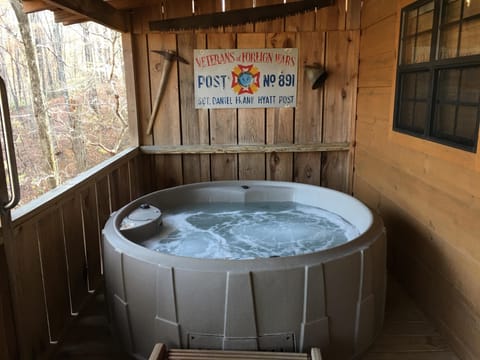 Nice Hot Tub to relax after a long day