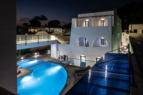 Deluxe Suite, Hot Tub | Terrace/patio