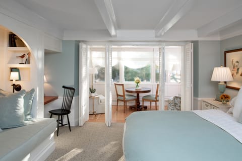 Porch King w/ Small Daybed | Premium bedding, pillowtop beds, in-room safe, individually decorated