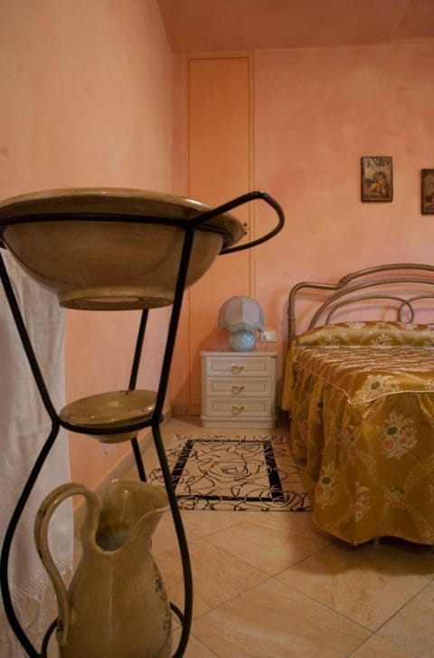 Double or Twin Room | Soundproofing, free cribs/infant beds, free WiFi, bed sheets