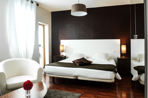 Superior Room | Select Comfort beds, iron/ironing board, free WiFi, bed sheets