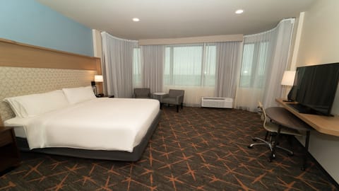 Standard Room, 1 King Bed (Top Floor) | In-room safe, desk, laptop workspace, blackout drapes