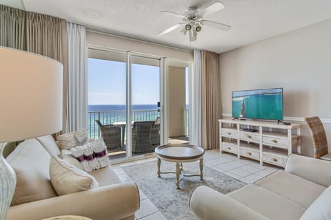 22-Majestic-Sun-709A-Living