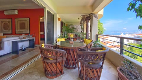 Comfort Condo, Kitchen, Ocean View | Terrace/patio