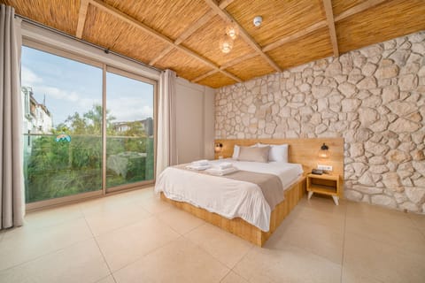Deluxe Double Room | Free WiFi, bed sheets