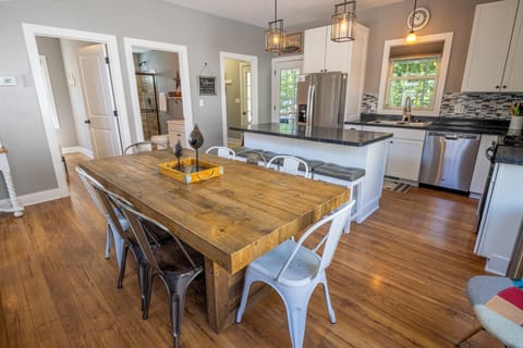 Main Level | Dining | Kitchen