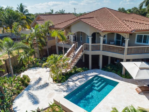 Master bedroom with queen bed & ensuite bath