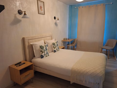 Soundproofing, iron/ironing board, free cribs/infant beds, free WiFi