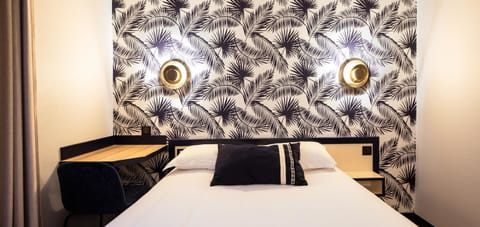 Single Room Cosy, 1 Single Bed | Desk, blackout drapes, soundproofing, free cribs/infant beds