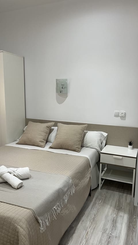 Double Room | Free WiFi, bed sheets
