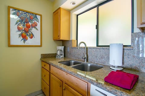 With double basin sinks