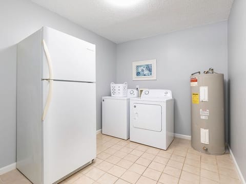 Laundry Room with Fridge and Freezer combo