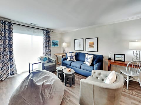 Welcome to Lighthouse Point 9C!