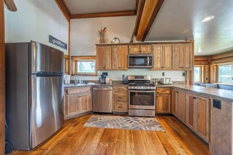 Fully equipped kitchen with all you need to enjoy your meals here!