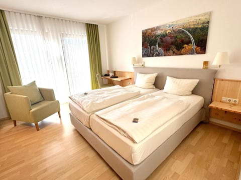 Economy Double Room (Ludwigsturm) | Premium bedding, minibar, in-room safe, desk