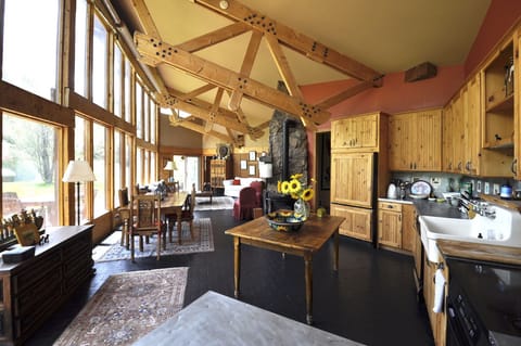 It feels spacious, and gracious. Like the Captain Quarters of a Galleon.