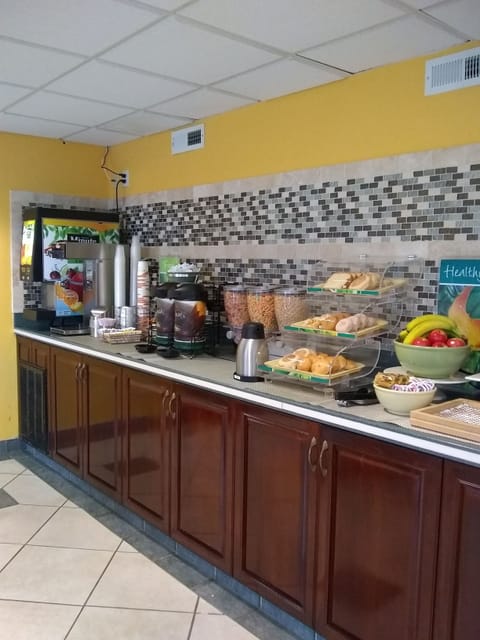 Free daily buffet breakfast