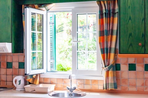 Fridge, stovetop, coffee/tea maker, electric kettle