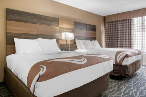 Standard 2 Queens Non Smoking | Desk, blackout drapes, soundproofing, iron/ironing board