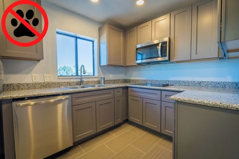 Family Apartment | Private kitchen | Coffee/tea maker, fridge, microwave, stovetop